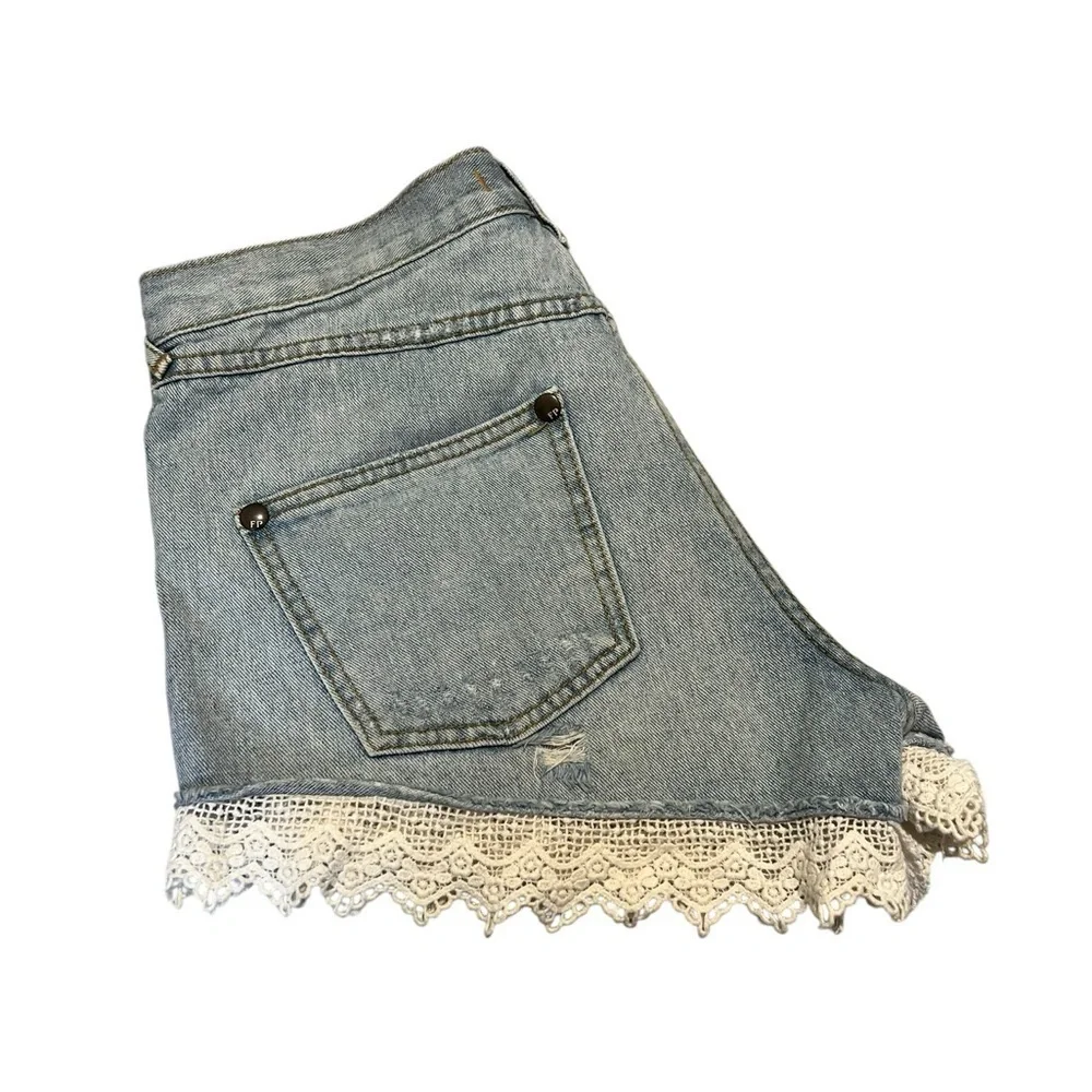 Free People Blue Denim Jeans Shorts White Lace Trim  in Sz 25